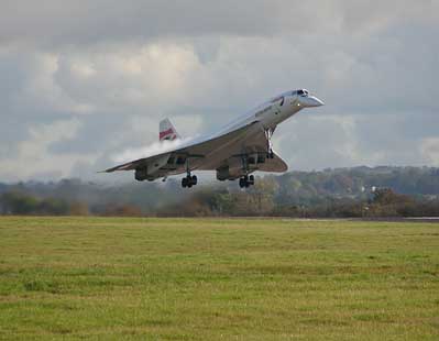 Concorde touches down for her final visit to Aldergrove. Photo taken by Don Bannister.