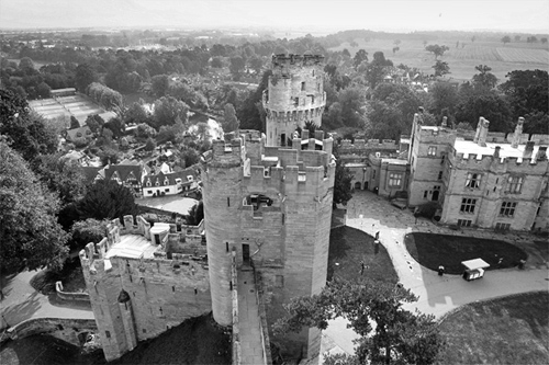 Colour: black and white alt text