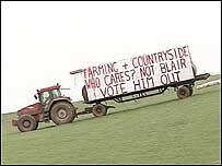 Trailer with anti-Blair message