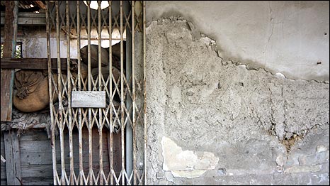 Casa abandonada en la frontera