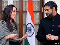 एंजेलिना जोली और आनंद शर्मा