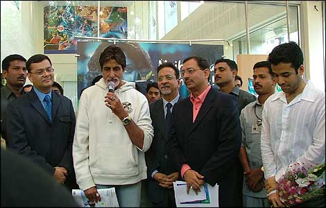 Amitabh Bachchan and Tusshar Kapoor