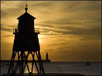 Groyne Lighthouse at South Shields by Keith Saint