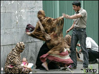 مشاجره با زنان فالگير