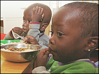Órfãos na África
