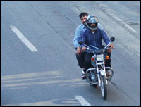 يک موتور تاکسی در تهران