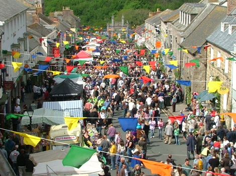 The crowds in Coinage Hall Street