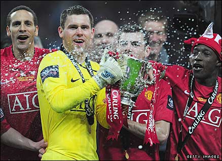Ben Foster holds the Carling Cup trophy