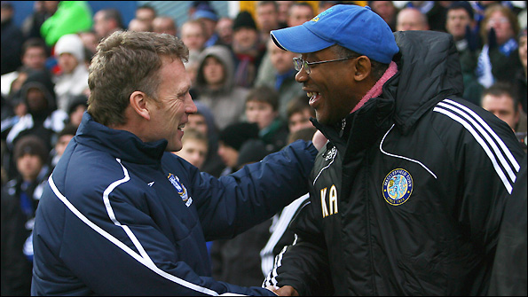 Everton manager David Moyes (left) and Keith Alexander before an FA Cup tie.