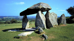 Cromlechi Pentre Ifan (hawlfraint Visit Wales)