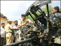 इसी वाहन में विस्फोट किया गया