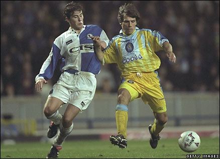 Zola (right) makes his Chelsea debut at Blackburn