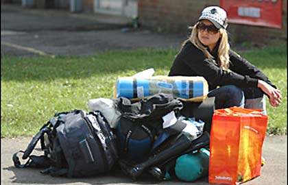 You can never have enough luggage - punter at Reading 2005