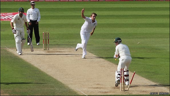 Brad Haddin is bowled by Stuart Broad