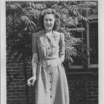 Mrs. Barbara Lynn nee Price - aged 19. Photograph taken in 1943