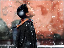 کشمیر: حالیہ برف باری کا ایک منظر 