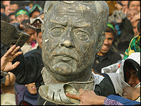 مجسمه صدام
