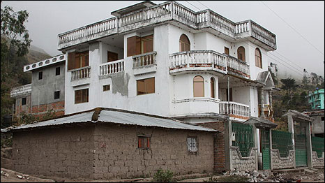 Freddy's adobe house in Ecuador
