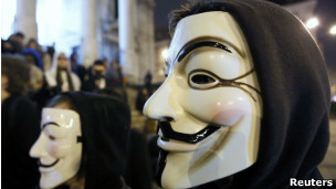 сторонники Anonymous в маске Гая Фокса