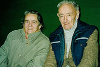 Robert Owen a'i briod Jane Ann Owen mewn arwerthiant diweddar yn y mart (Llun: Margaret Hughes)