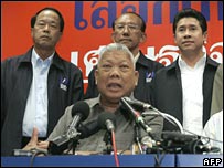 Thủ tướng Samak trước báo giới - ảnh lưu trữ