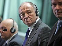 Ken Livingstone with members of the IOC