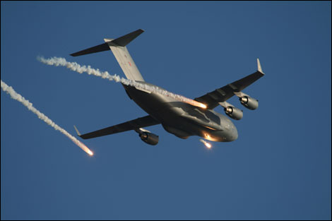 Globemaster C-17A doing flare trial