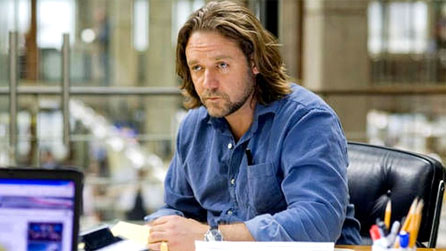 Newyddiadurwr - ystrydebol ond apelgar