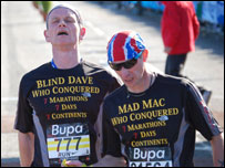A runner and his guide finish Great North Run 2008