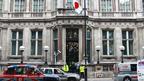伦敦华人日本使馆外保钓示威