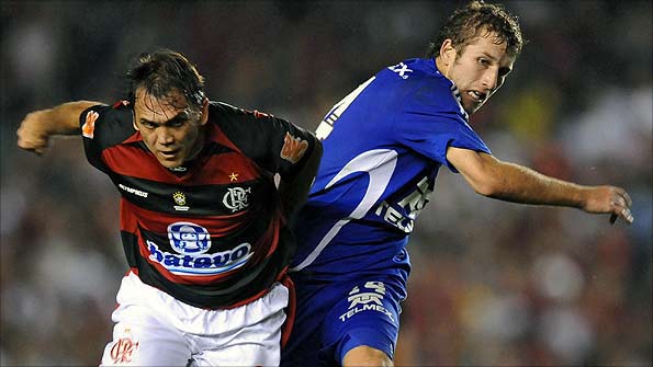 Dejan Petkovic (left) playing for Flamengo