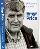 Emyr Price ar glawr ei lyfr 